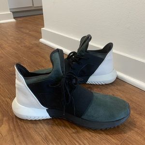 Adidas Women’s Sneakers - Size 9